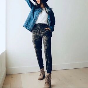 Albion Fit Destination Joggers Olive Camo